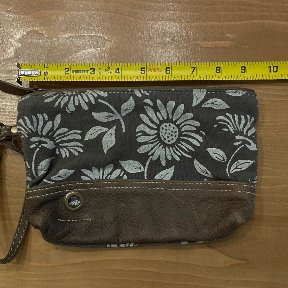 $⬇️ Myra Bag Floral Wristlet with Brown Leather Accent. Used once! - Picture 2 of 3